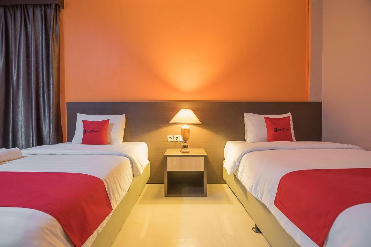 Reddoorz Plus @ Tanjung Pandan Belitung 2 Exterior foto