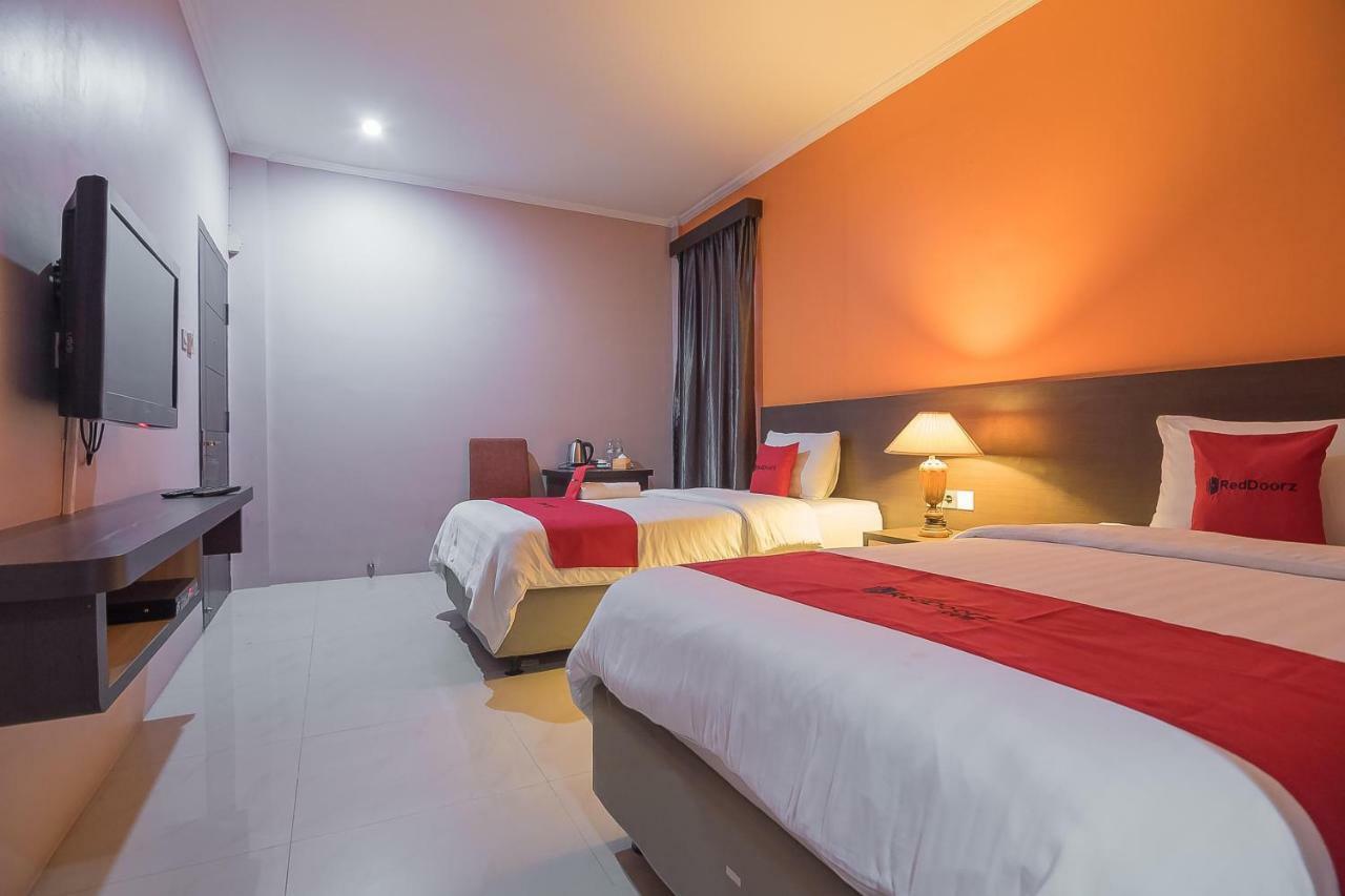 Reddoorz Plus @ Tanjung Pandan Belitung 2 Exterior foto